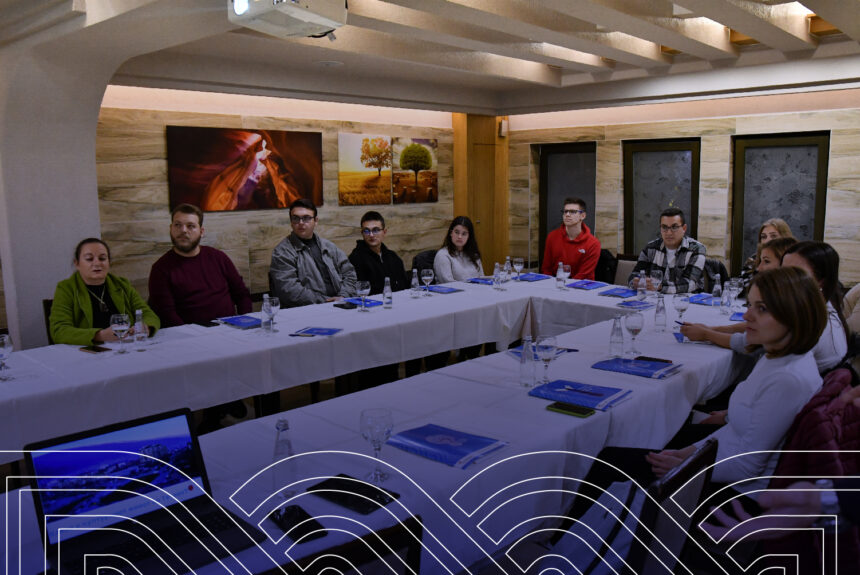 Izvorno hrvatsko: tradicija, inovacija, mladi